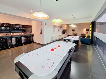 Venta de departamento santa catilina en condominio con cochera y 3 habitaciones