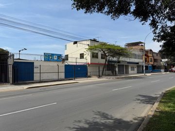 Vendo Local Comercial 400 m2 Chacarios Lima Cercado