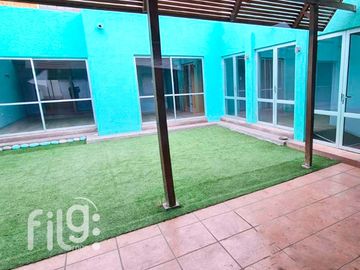 VENDO AMPLIA CASA COMUNA IQUIQUE