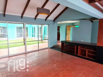 VENDO AMPLIA CASA COMUNA IQUIQUE