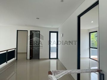 Dijual Rumah Baru di Cluster Bintaro Sektor 9 – One Gate System, Kolam Renang Pribadi