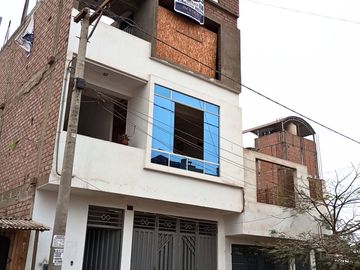 Venta de casa de 3 pisos e Puente Piedra