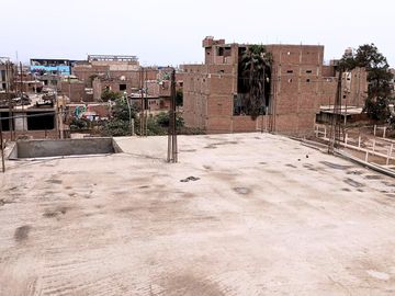 Venta de casa de 3 pisos e Puente Piedra
