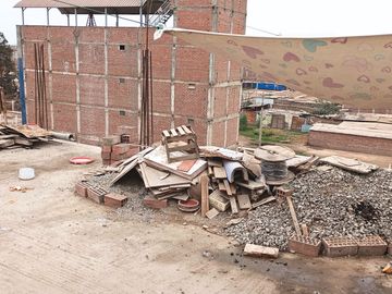Venta de casa de 3 pisos e Puente Piedra