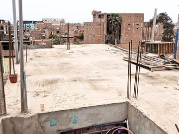 Venta de casa de 3 pisos e Puente Piedra