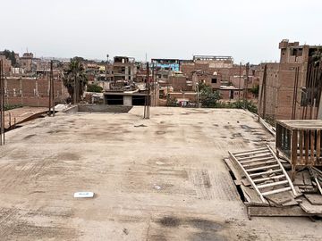 Venta de casa de 3 pisos e Puente Piedra