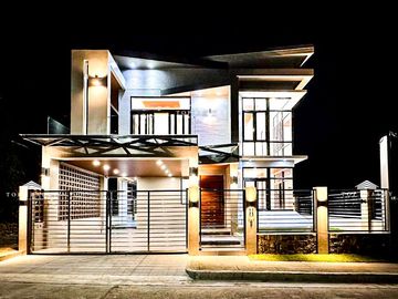 5-Bedroom 5BR House and Lot for Sale in Tagaytay City at Pueblo Del Sol Subdivision