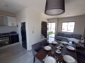 Tu Hogar Ideal: En Venta Casa de 2 habitaciones en PACHUCA con CISTERNA y COCINA de REGALO 🎁