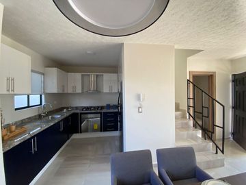 Tu Hogar Ideal: En Venta Casa de 2 habitaciones en PACHUCA con CISTERNA y COCINA de REGALO 🎁