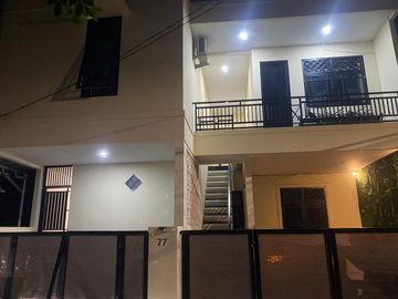 DIJUAL  RUMAH KOSAN 2 1/2 LANTAI BANGUNAN 2024 BANGKA  JAKARTA SELATAN