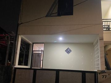 DIJUAL  RUMAH KOSAN 2 1/2 LANTAI BANGUNAN 2024 BANGKA  JAKARTA SELATAN