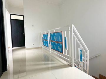 Dijual Rumah Ready Posisi Hook Free Kolam Renang Indoor Di Jatimakmur, Pondok Gede Kota Bekasi Nego