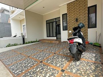 Dijual Rumah Ready Posisi Hook Free Kolam Renang Indoor Di Jatimakmur, Pondok Gede Kota Bekasi Nego