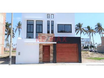Casa De Estreno En Palmeras De Centenario En Venta. ID:1115126