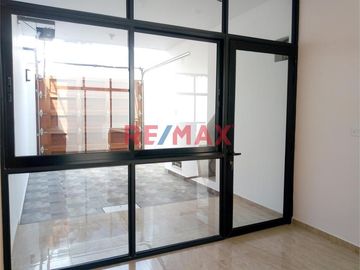 Casa De Estreno En Palmeras De Centenario En Venta. ID:1115126