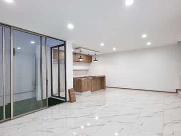 casa en venta en explanada sur Pachuca, con 3 recámaras, estudio con baño, multifuncional con baño, roof con pérgola y asador
