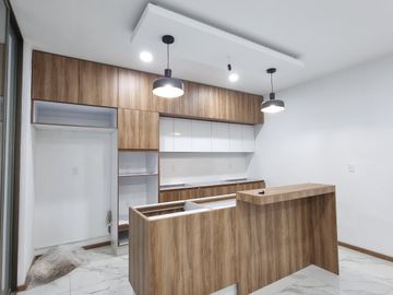 casa en venta en explanada sur Pachuca, con 3 recámaras, estudio con baño, multifuncional con baño, roof con pérgola y asador