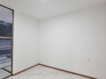 casa en venta en explanada sur Pachuca, con 3 recámaras, estudio con baño, multifuncional con baño, roof con pérgola y asador