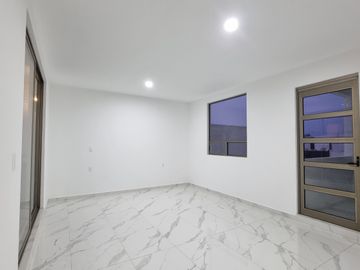 casa en venta en explanada sur Pachuca, con 3 recámaras, estudio con baño, multifuncional con baño, roof con pérgola y asador