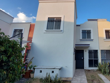 ¡Casa en Venta en Real del Valle, Tlajomulco! 🏠✨