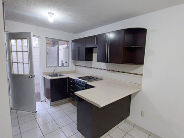 ¡Casa en Venta en Real del Valle, Tlajomulco! 🏠✨