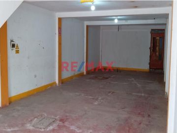 Vendo Casa De 3 Pisos En Buenos Aires Sur - 369 M2 - Con Doble Frente Y Local Comercial -1112156