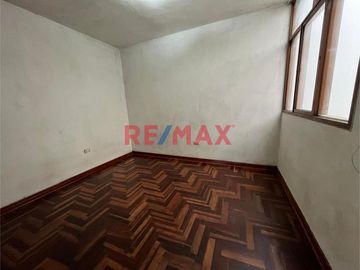 Vendo Departamento En Excelente Ubicacion En Urb. Las Quintanas 57.33-114737