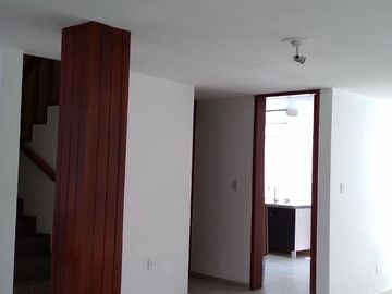LINDA CASA EN CONDOMINIO AVE. SAN BERNABE A 5 MIN. COLEGIO GREEN HILLS