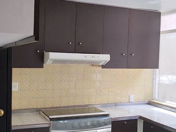 LINDA CASA EN CONDOMINIO AVE. SAN BERNABE A 5 MIN. COLEGIO GREEN HILLS