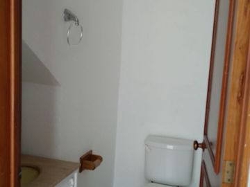 LINDA CASA EN CONDOMINIO AVE. SAN BERNABE A 5 MIN. COLEGIO GREEN HILLS
