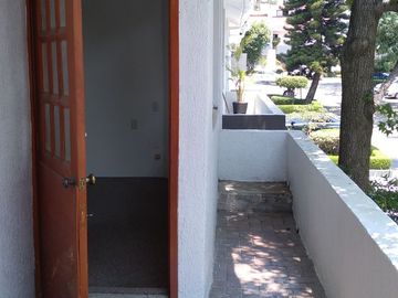 LINDA CASA EN CONDOMINIO AVE. SAN BERNABE A 5 MIN. COLEGIO GREEN HILLS