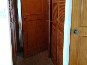 LINDA CASA EN CONDOMINIO AVE. SAN BERNABE A 5 MIN. COLEGIO GREEN HILLS