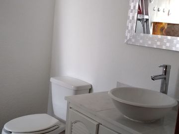 LINDA CASA EN CONDOMINIO AVE. SAN BERNABE A 5 MIN. COLEGIO GREEN HILLS
