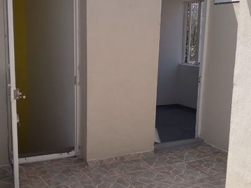LINDA CASA EN CONDOMINIO AVE. SAN BERNABE A 5 MIN. COLEGIO GREEN HILLS
