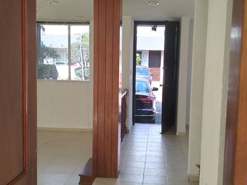 LINDA CASA EN CONDOMINIO AVE. SAN BERNABE A 5 MIN. COLEGIO GREEN HILLS