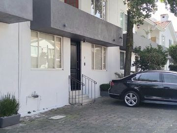 LINDA CASA EN CONDOMINIO AVE. SAN BERNABE A 5 MIN. COLEGIO GREEN HILLS