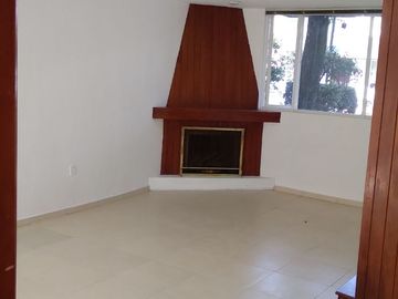 LINDA CASA EN CONDOMINIO AVE. SAN BERNABE A 5 MIN. COLEGIO GREEN HILLS