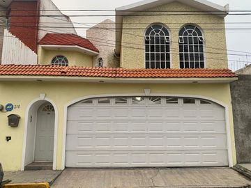 Casa en Venta en Fraccionamiento Villas del Álamo Pachuca de Soto