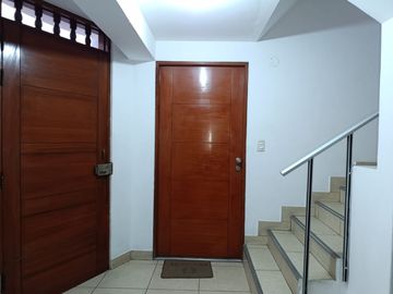 VENTA DEPARTAMENTO CHOSICA URB. MOYOPAMPA 1ER PISO SIN COCHERA