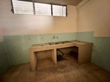 EN VENTA EDIFICIO RENTERO EN LAS CALLES GUERRERO MARTINEZ ENTRE BRASIL Y CUENCA, GUAYAQUIL
