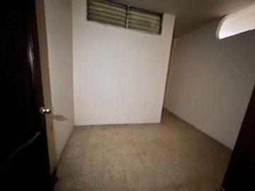 EN VENTA EDIFICIO RENTERO EN LAS CALLES GUERRERO MARTINEZ ENTRE BRASIL Y CUENCA, GUAYAQUIL