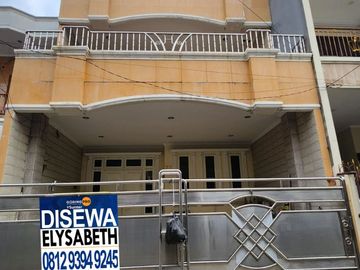 Disewakan Rumah 2 Lantai, Bagus, Semi Furnished, Bebas Banjir, Sunter