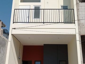 Rumah 2 Lantai Murah 500 juta an Ciracas Jakarta dekat Polsek Pasar Rebo