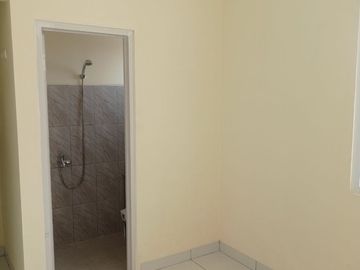 Rumah 2 Lantai Murah 500 juta an Ciracas Jakarta dekat Polsek Pasar Rebo