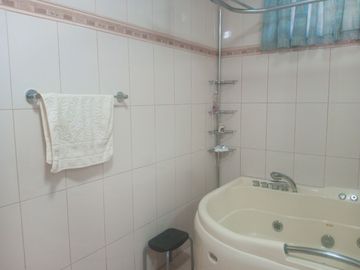 VENDO CASA RENTERA, ALBORADA 6 ETAPA, GUAYAQUIL, ECUADOR