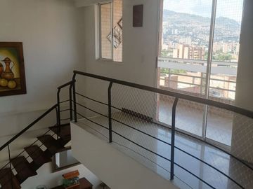 Vendo pent-house en Medellín (barrio Laureles)