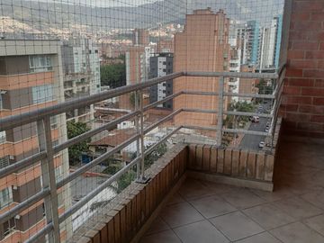 Vendo pent-house en Medellín (barrio Laureles)