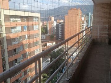 Vendo pent-house en Medellín (barrio Laureles)