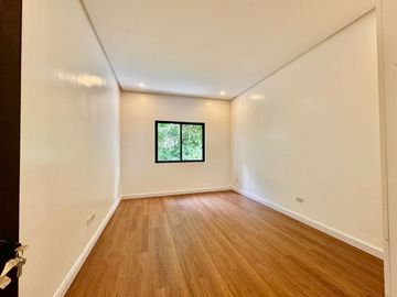 Amazing Brand New Duplex House and Lot for Sale in BF RESORTx Las Piñas City
