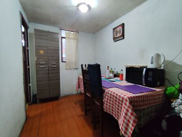 Vende Casa plena Av.Ejercito entre San Jose y Los Comendadores Futuro Metro San Geronimo